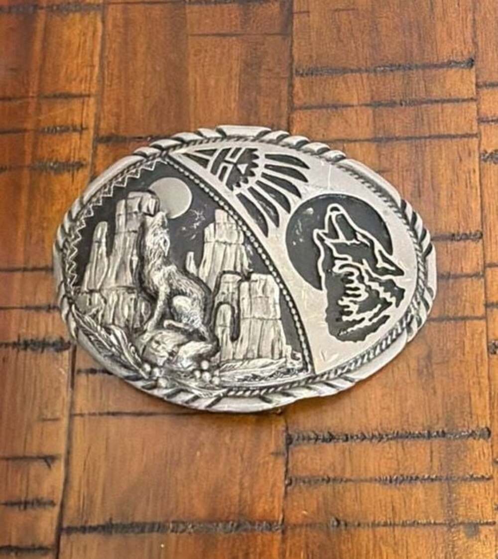 SSI Southwestern Handcrafted Howling Wolf Belt Buckle